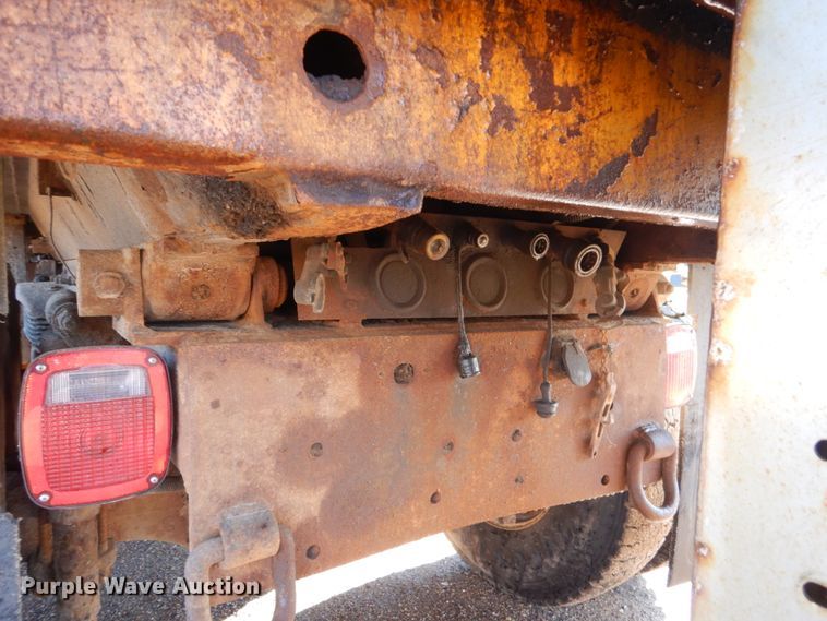 image for item DC8762 2005 Sterling L9500  dump truck