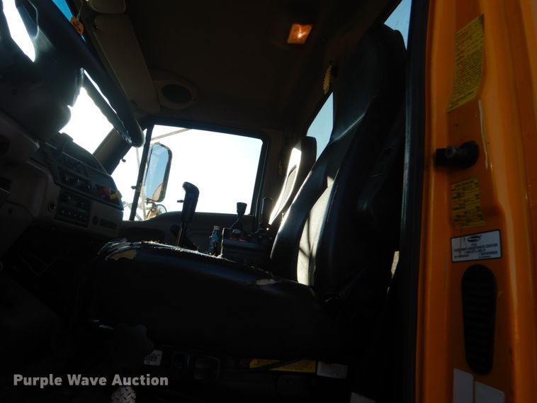 image for item DC8762 2005 Sterling L9500  dump truck