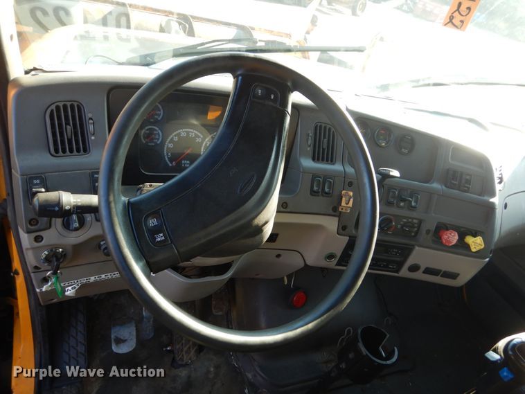 image for item DC8762 2005 Sterling L9500  dump truck