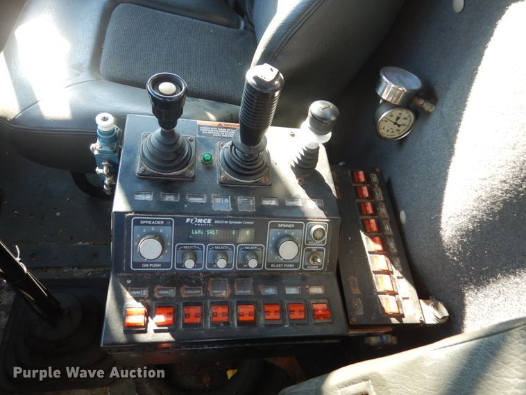 image for item DC8762 2005 Sterling L9500  dump truck