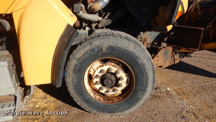 image for item DC8762 2005 Sterling L9500  dump truck