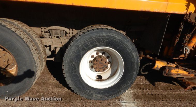 image for item DC8762 2005 Sterling L9500  dump truck