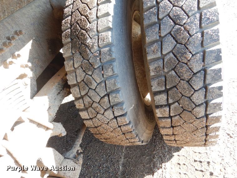 image for item DC8762 2005 Sterling L9500  dump truck