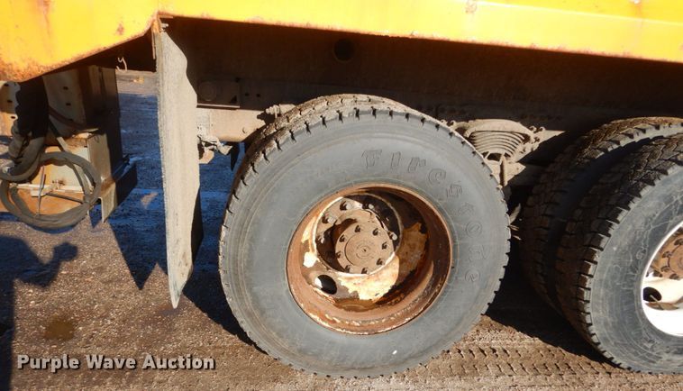image for item DC8762 2005 Sterling L9500  dump truck