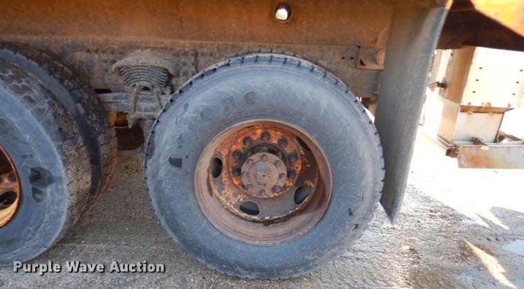 image for item DC8762 2005 Sterling L9500  dump truck