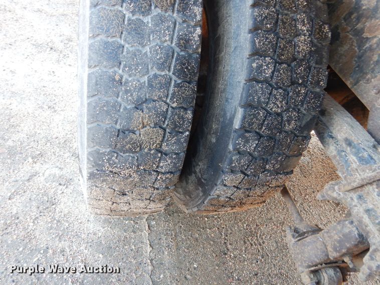 image for item DC8762 2005 Sterling L9500  dump truck