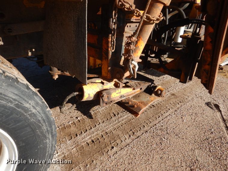 image for item DC8762 2005 Sterling L9500  dump truck