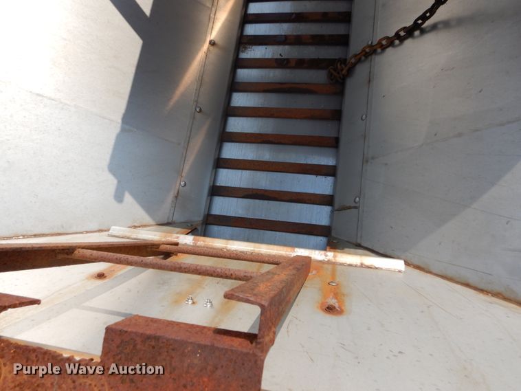 image for item DL6250 2005 Sterling LT9500  dump truck