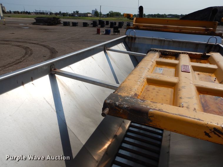 image for item DL6250 2005 Sterling LT9500  dump truck