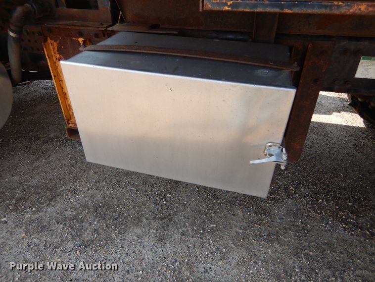 image for item DL6250 2005 Sterling LT9500  dump truck