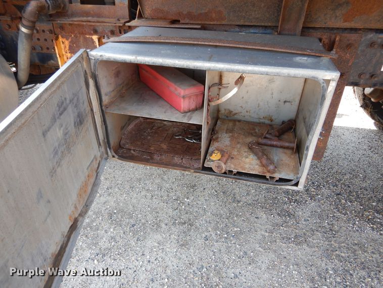 image for item DL6250 2005 Sterling LT9500  dump truck