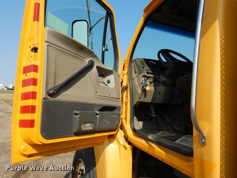 image for item DL6250 2005 Sterling LT9500  dump truck