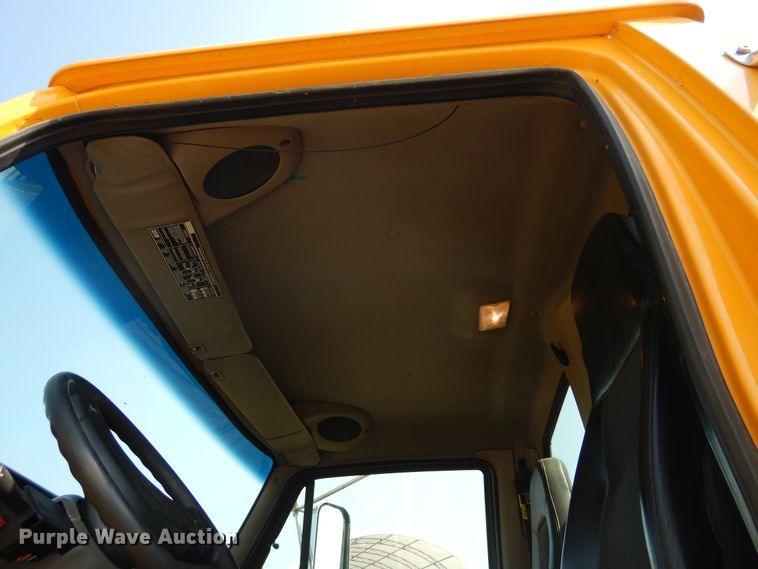 image for item DL6250 2005 Sterling LT9500  dump truck