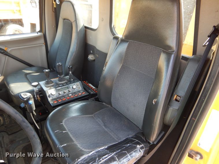 image for item DL6250 2005 Sterling LT9500  dump truck