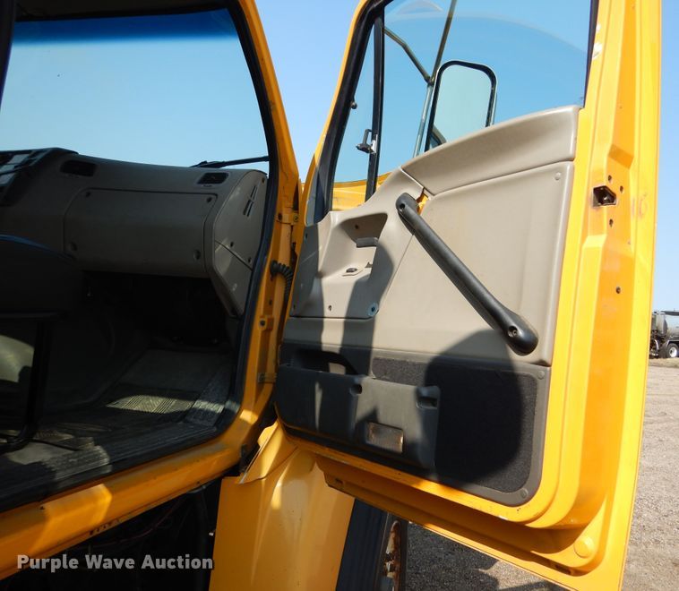 image for item DL6250 2005 Sterling LT9500  dump truck