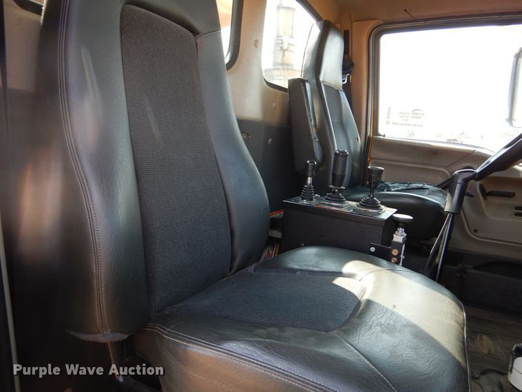 image for item DL6250 2005 Sterling LT9500  dump truck