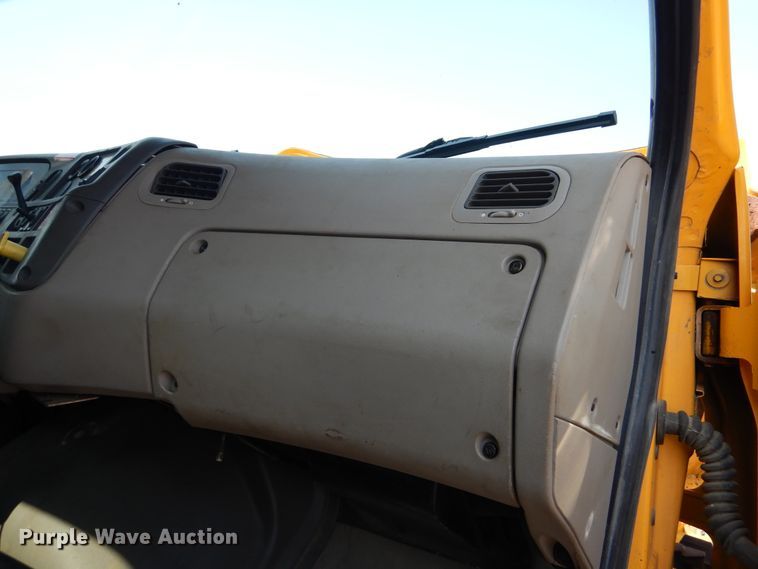 image for item DL6250 2005 Sterling LT9500  dump truck