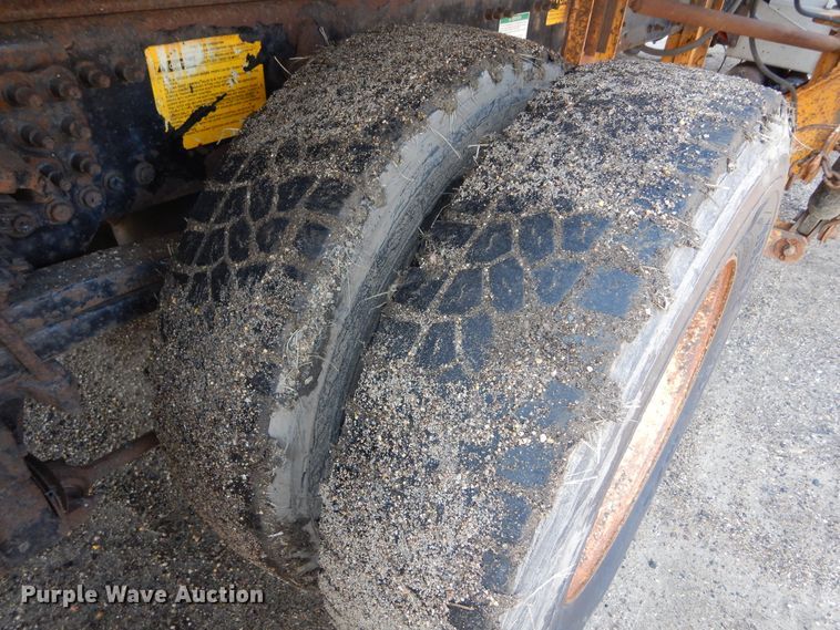 image for item DL6250 2005 Sterling LT9500  dump truck