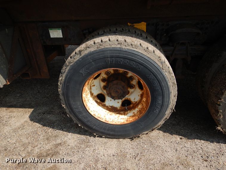 image for item DL6250 2005 Sterling LT9500  dump truck