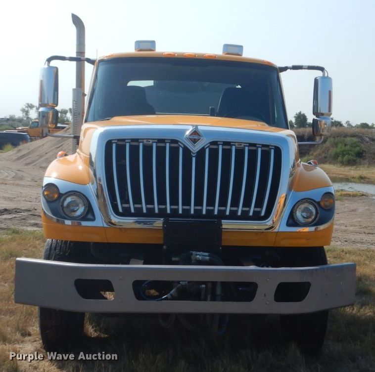 image for item DL6269 2012 International 7400  oil distributor truck