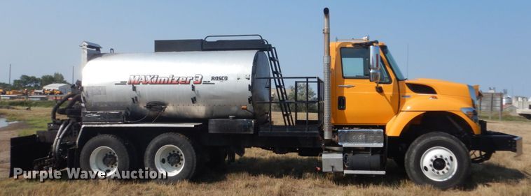 image for item DL6269 2012 International 7400  oil distributor truck