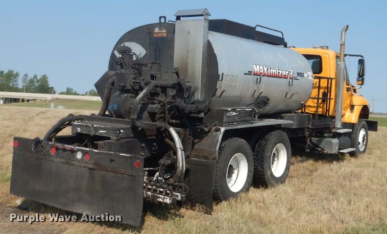 image for item DL6269 2012 International 7400  oil distributor truck