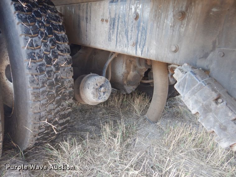 image for item DL6269 2012 International 7400  oil distributor truck