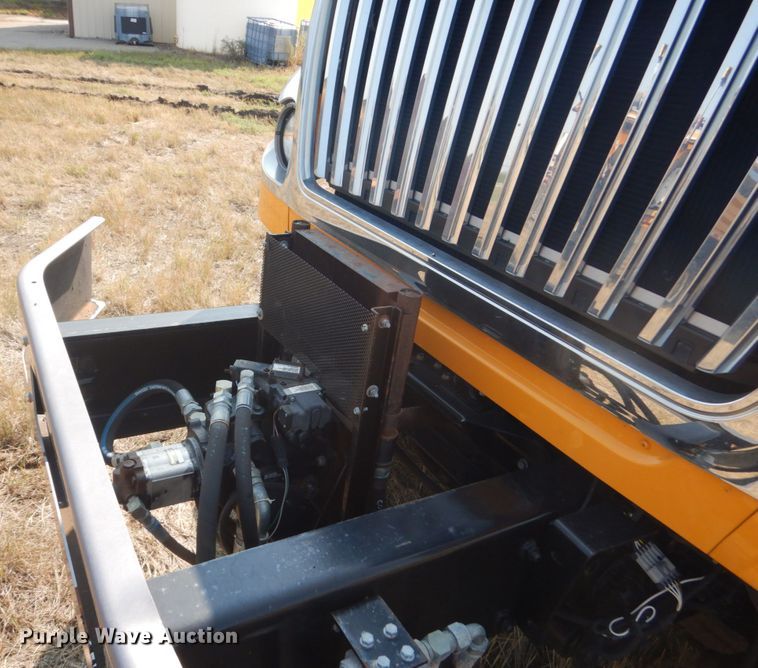 image for item DL6269 2012 International 7400  oil distributor truck