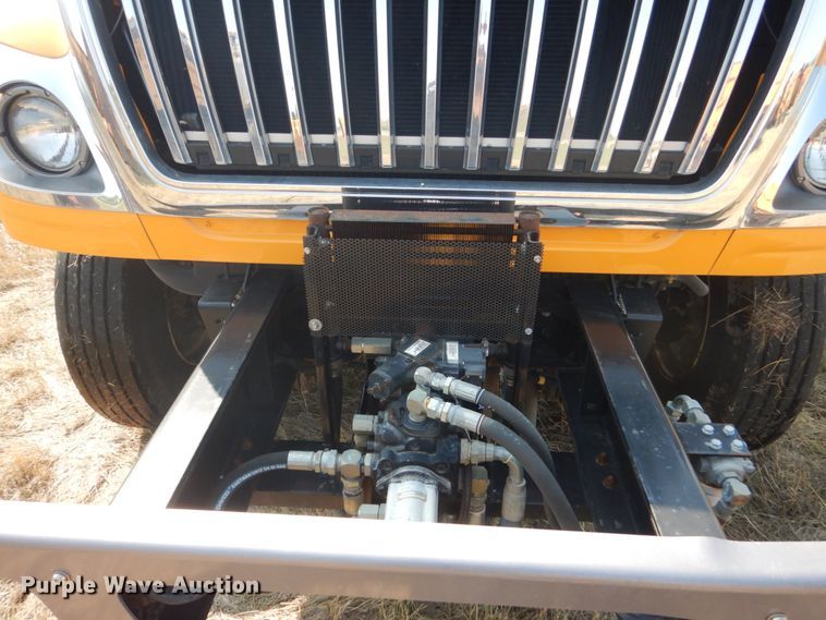 image for item DL6269 2012 International 7400  oil distributor truck