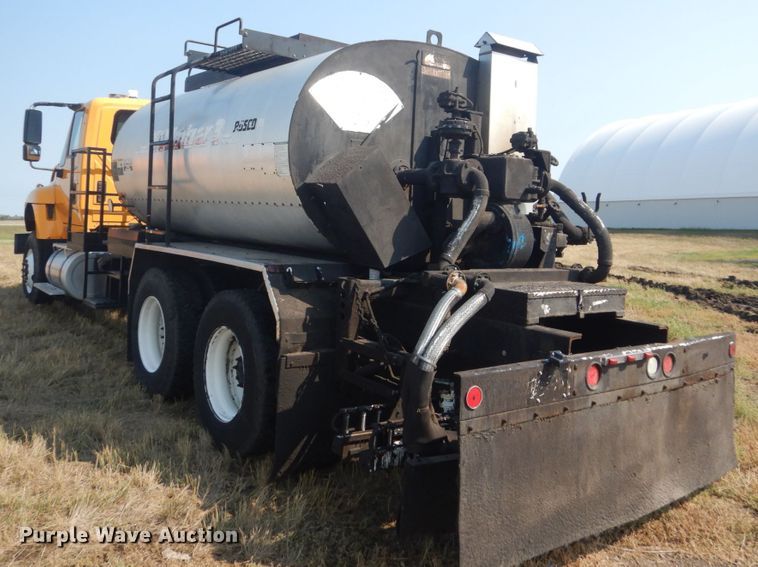 image for item DL6269 2012 International 7400  oil distributor truck