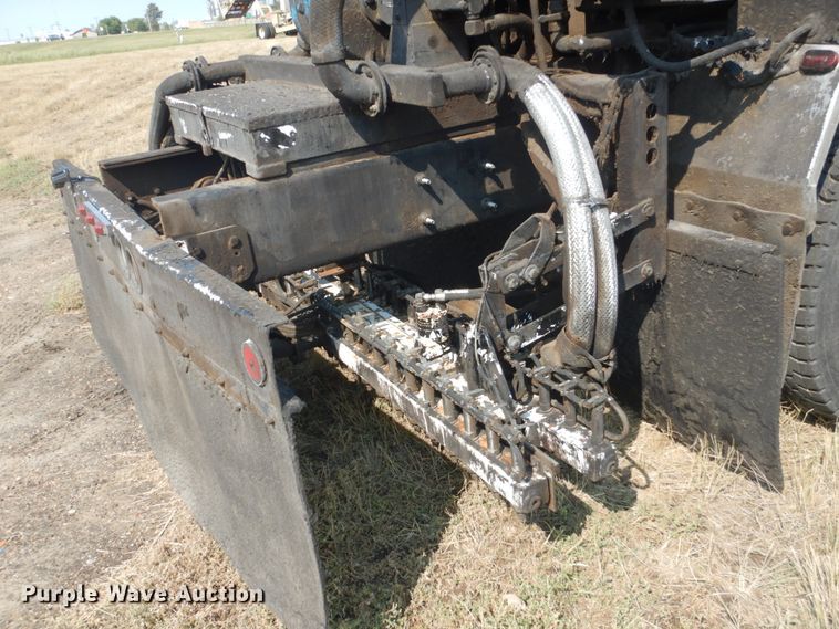 image for item DL6269 2012 International 7400  oil distributor truck