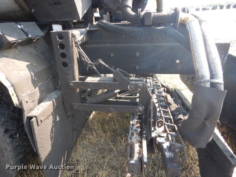 image for item DL6269 2012 International 7400  oil distributor truck