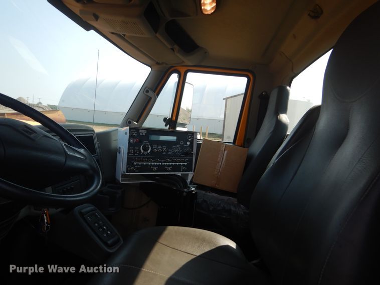 image for item DL6269 2012 International 7400  oil distributor truck