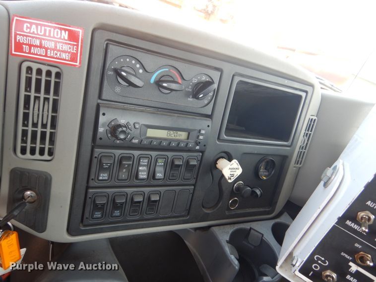 image for item DL6269 2012 International 7400  oil distributor truck