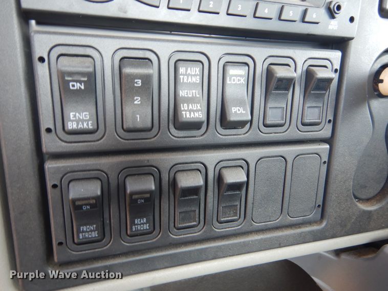 image for item DL6269 2012 International 7400  oil distributor truck