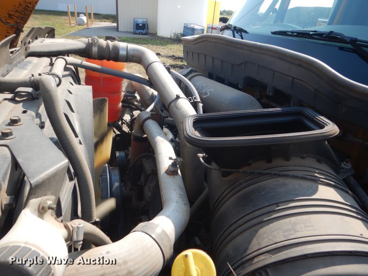 image for item DL6269 2012 International 7400  oil distributor truck