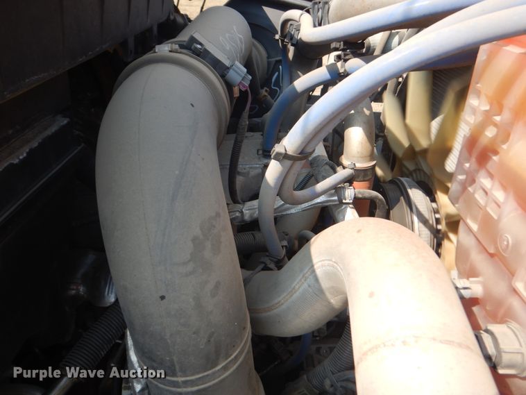 image for item DL6269 2012 International 7400  oil distributor truck