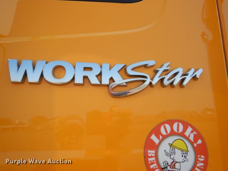 image for item DL6269 2012 International 7400  oil distributor truck