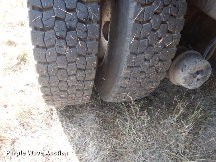 image for item DL6269 2012 International 7400  oil distributor truck