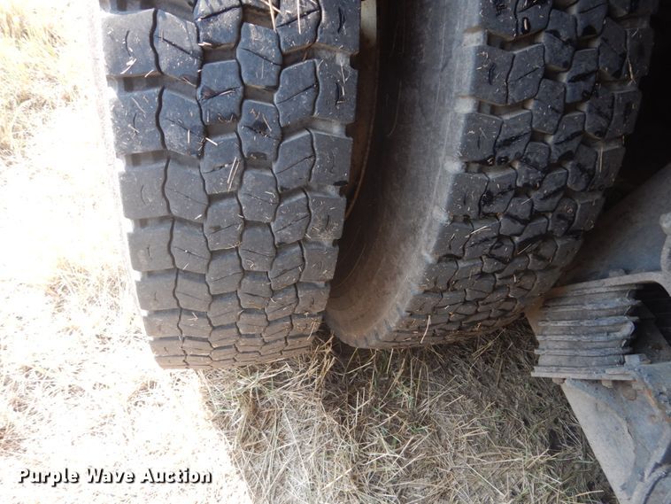 image for item DL6269 2012 International 7400  oil distributor truck