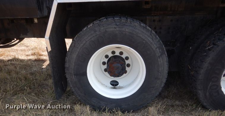 image for item DL6269 2012 International 7400  oil distributor truck