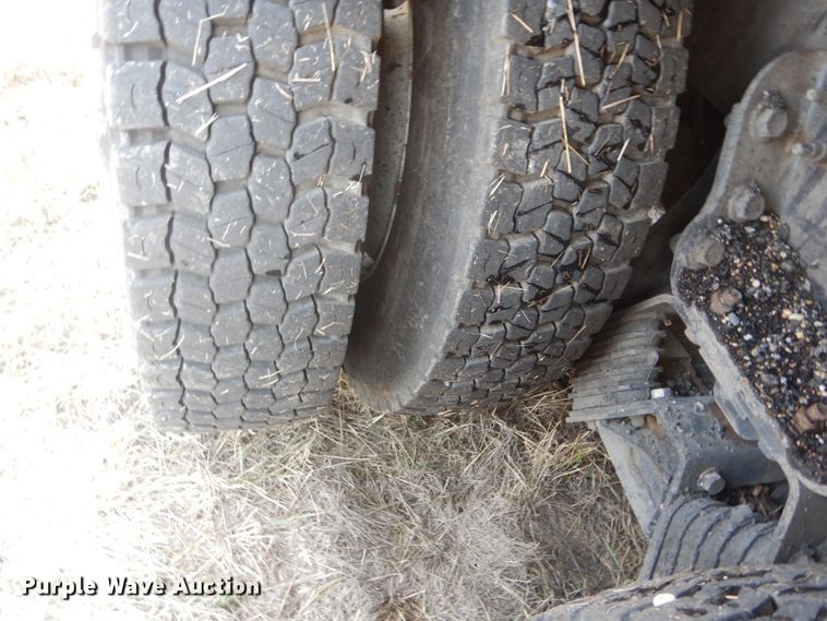 image for item DL6269 2012 International 7400  oil distributor truck