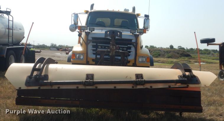 image for item DL6270 2005 Sterling LT9500  dump truck