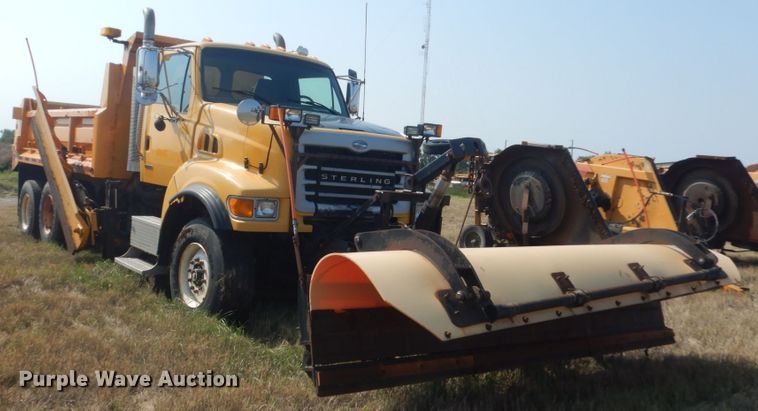 image for item DL6270 2005 Sterling LT9500  dump truck