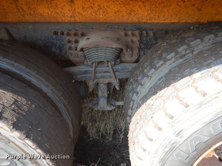 image for item DL6270 2005 Sterling LT9500  dump truck