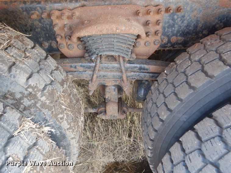 image for item DL6270 2005 Sterling LT9500  dump truck