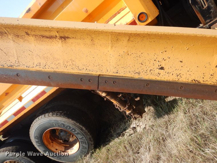 image for item DL6270 2005 Sterling LT9500  dump truck