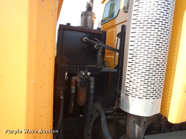 image for item DL6270 2005 Sterling LT9500  dump truck