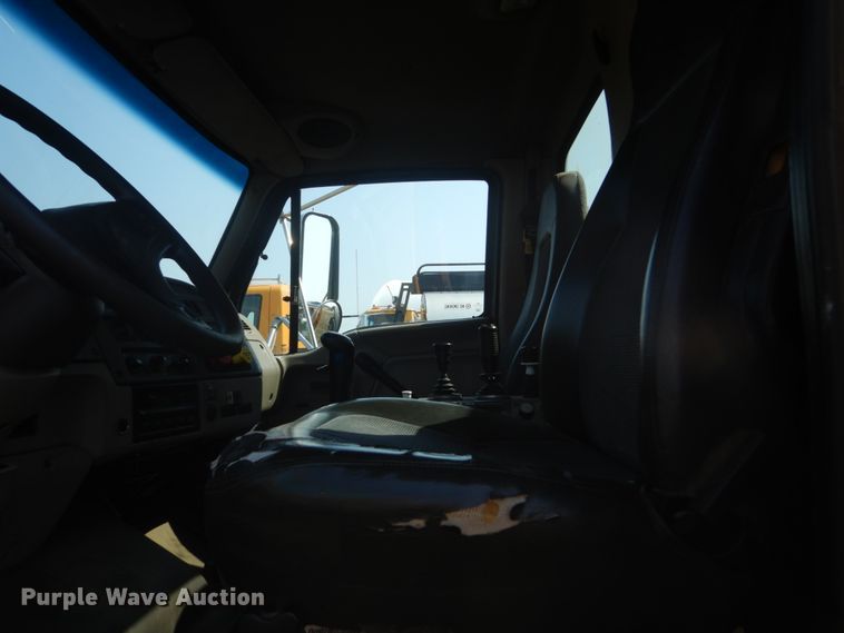 image for item DL6270 2005 Sterling LT9500  dump truck