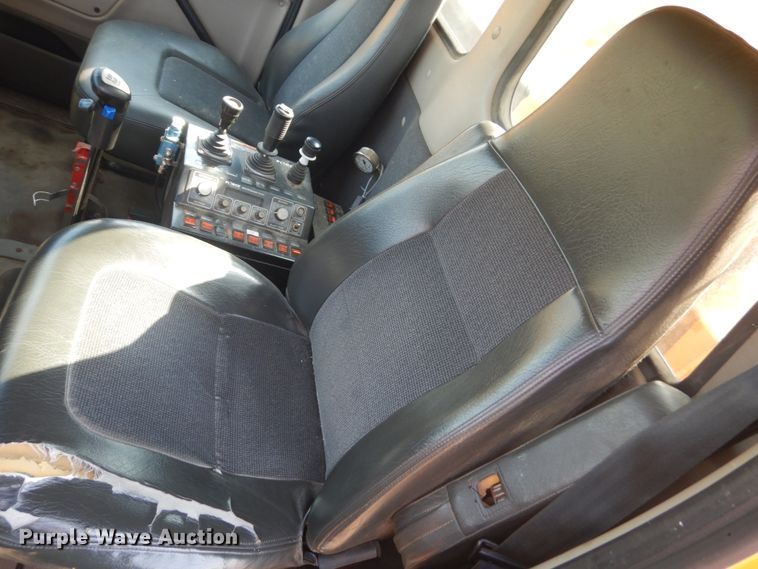 image for item DL6270 2005 Sterling LT9500  dump truck